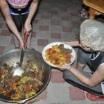 Блюда на костре на турзоне Робинзон на оз. Алаколь